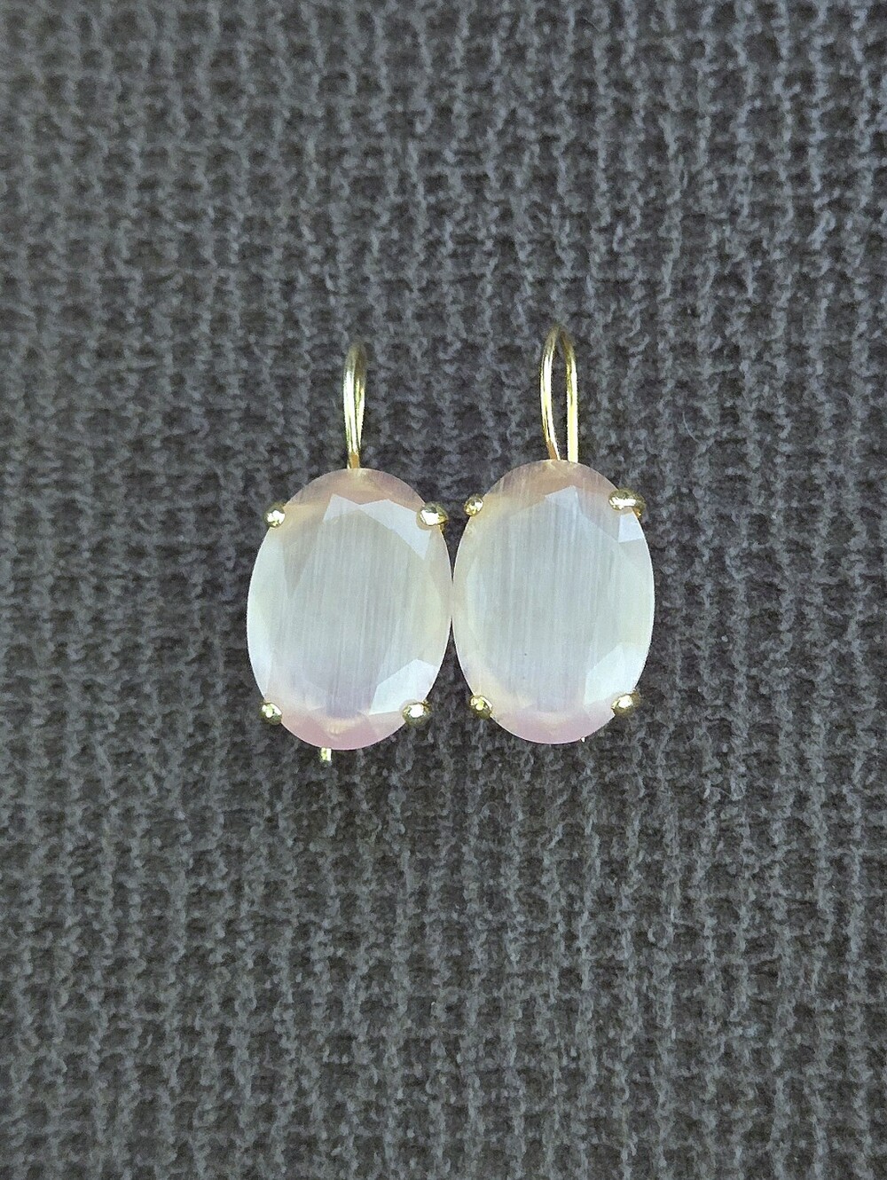 Raizes Natural Rose🌹 Quartz Earrings - Picture 3 of 16